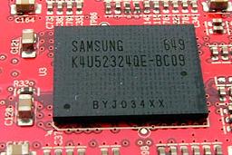 r600 : GDDr 4 memory
